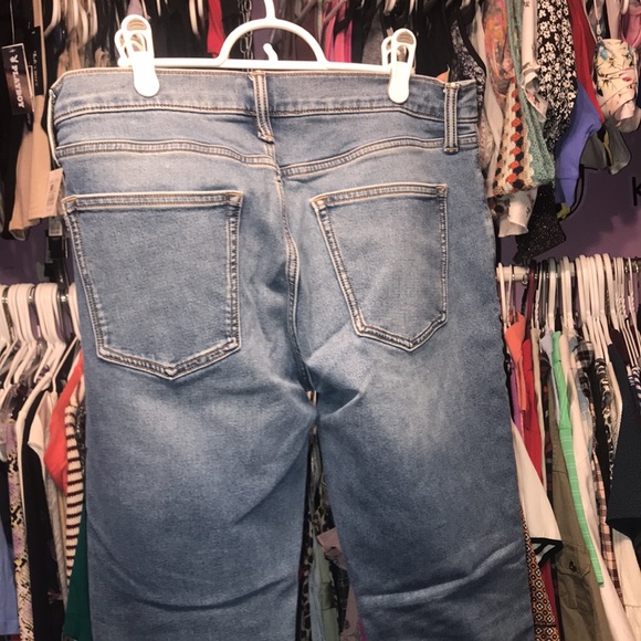 Mens Like New OLD NAVY SLIM FIT Blue Jeans aged look 32/34 - Picture 6 of 8